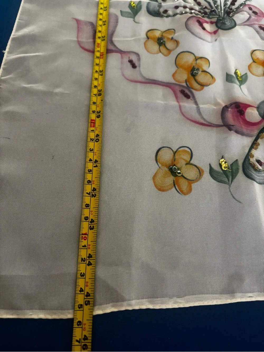 Vtg hand-painted or stamped textile featuring a delicate floral & fan motif